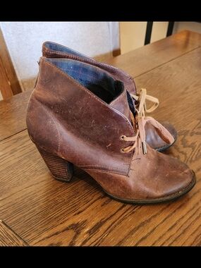 Clarks Brown Leather Lace-Up Heeled Ankle Boots